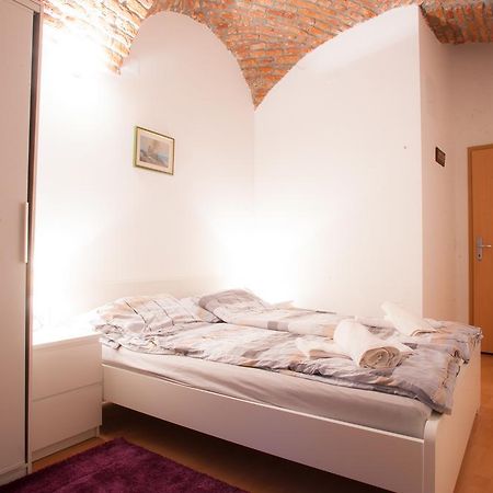 Guest House Nokturno Zagreb Kamer foto