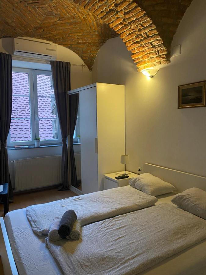 Guest House Nokturno Zagreb Buitenkant foto