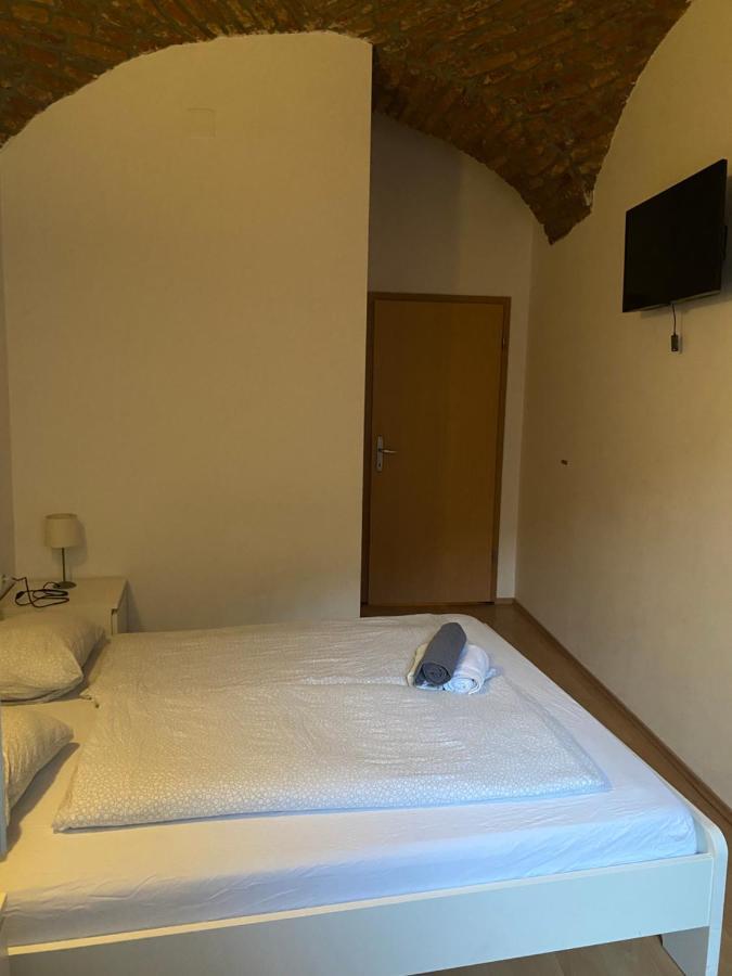 Guest House Nokturno Zagreb Buitenkant foto
