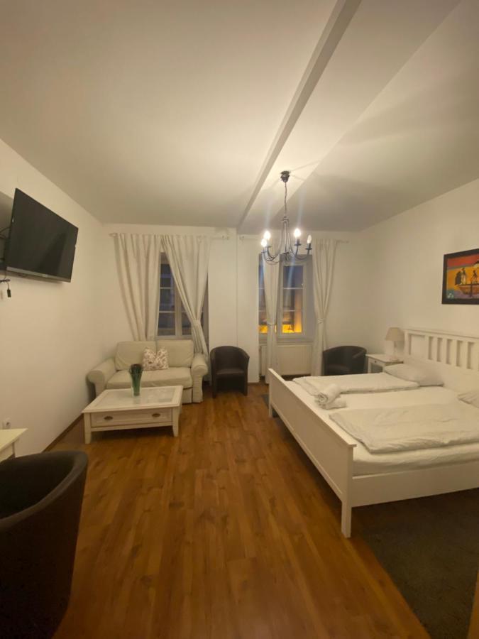 Guest House Nokturno Zagreb Buitenkant foto