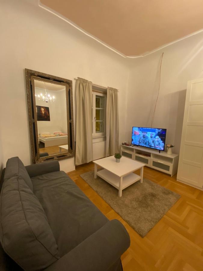 Guest House Nokturno Zagreb Buitenkant foto