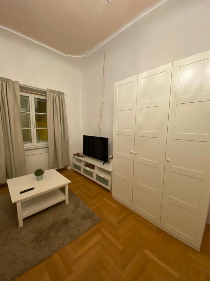 Guest House Nokturno Zagreb Buitenkant foto