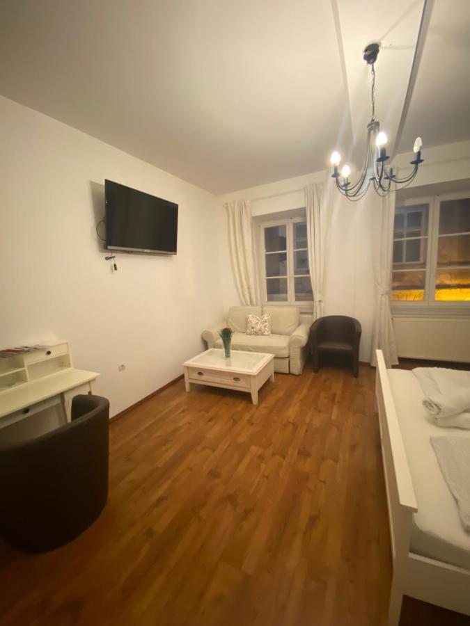 Guest House Nokturno Zagreb Buitenkant foto