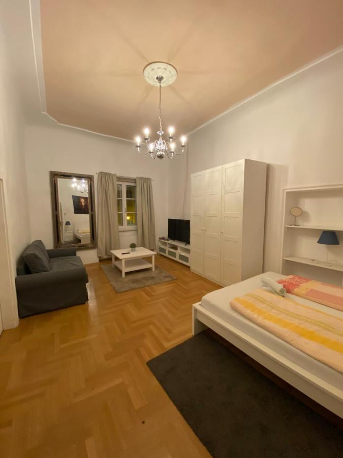 Guest House Nokturno Zagreb Buitenkant foto