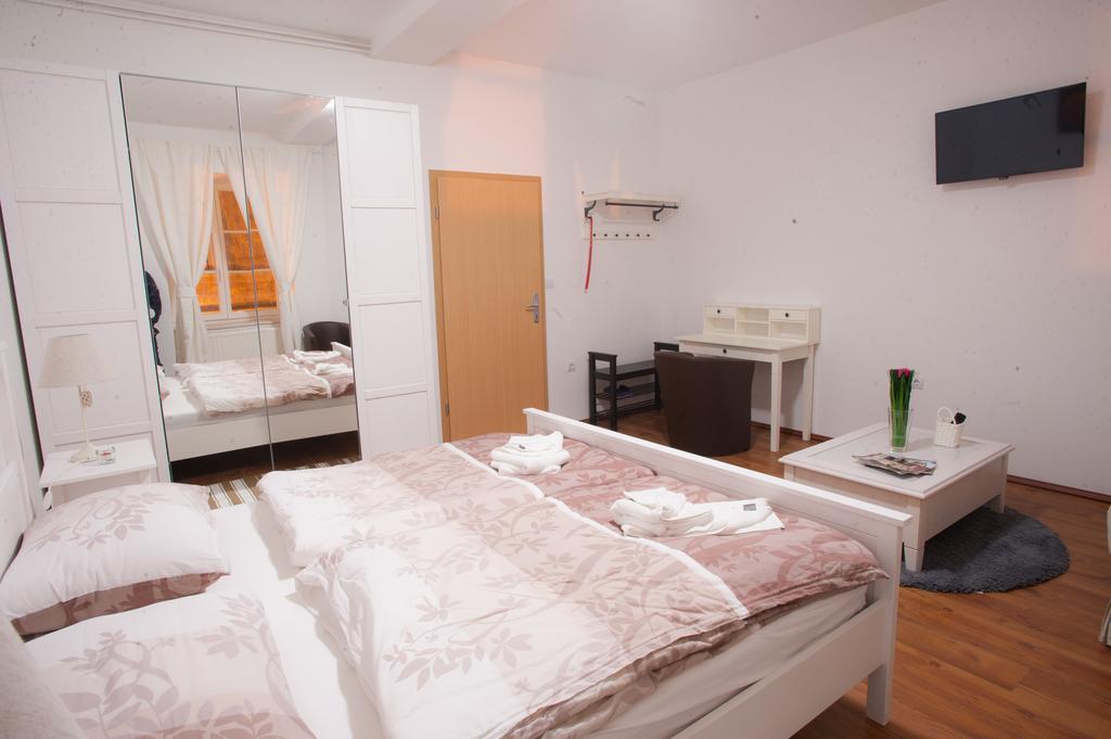 Guest House Nokturno Zagreb Kamer foto