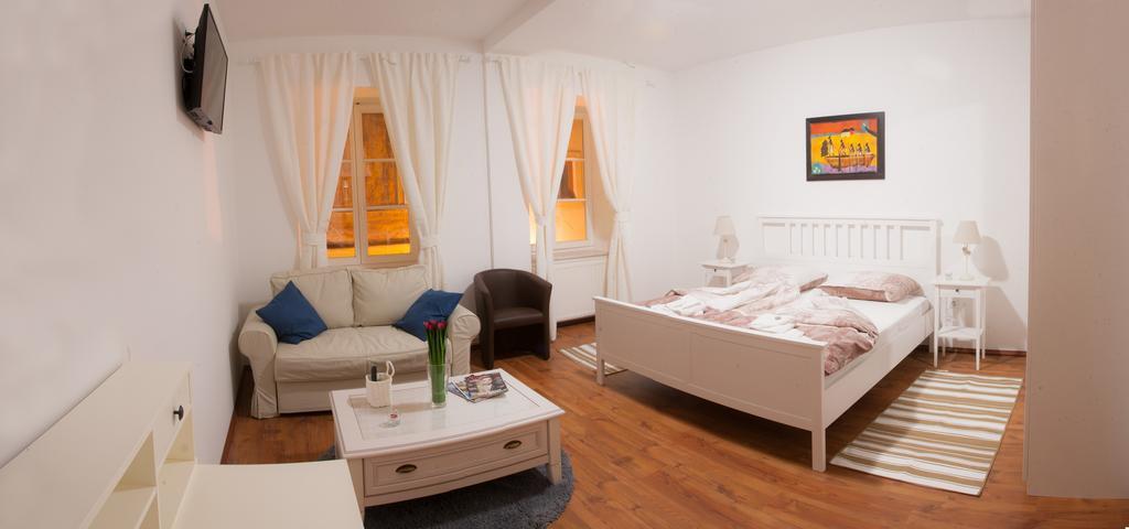 Guest House Nokturno Zagreb Buitenkant foto