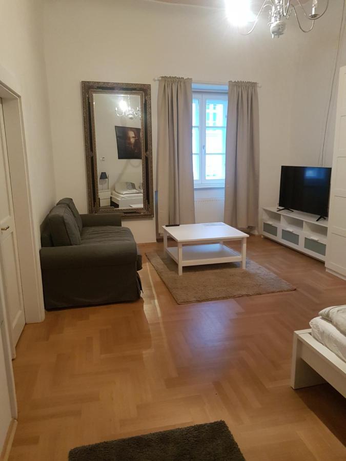 Guest House Nokturno Zagreb Buitenkant foto