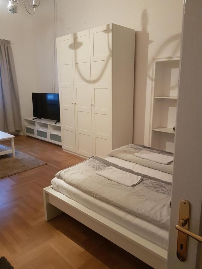 Guest House Nokturno Zagreb Buitenkant foto
